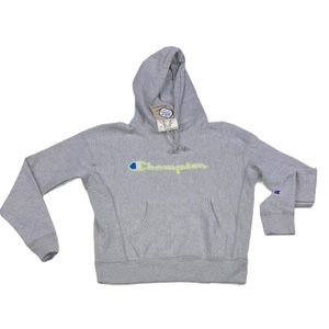 NWOT champion reverse weave embroidered hoodie